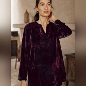 Pure Jill Size Medium Velvet Split Neck Witchy Vampcore Goth Tunic Top